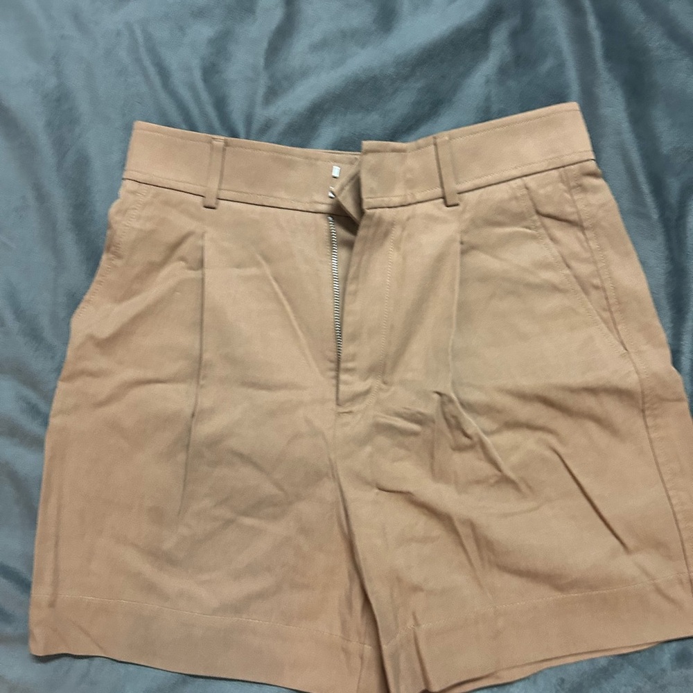 Everlane Classic Pleated Khaki High-Rise Shorts - Picture 7 of 7